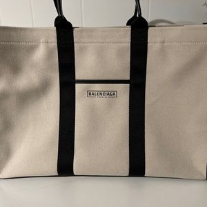 BALENCIAGA Hardware Large TOTE BAG IN Beige